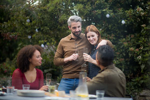 Friends eating alfresco
