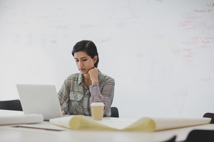 Arabic businesswoman working on laptop